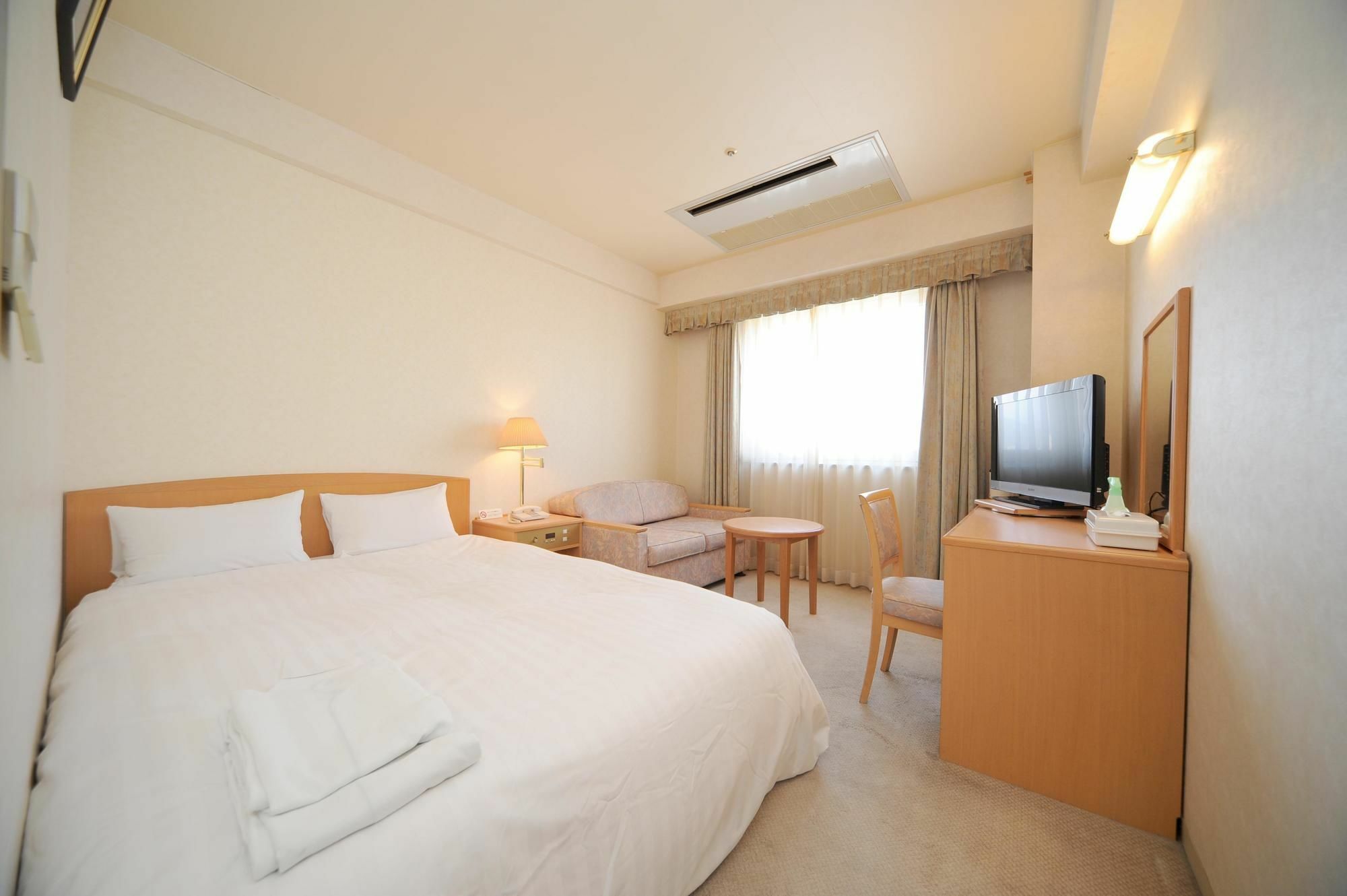 Bright Park Hotel Kōchi Buitenkant foto