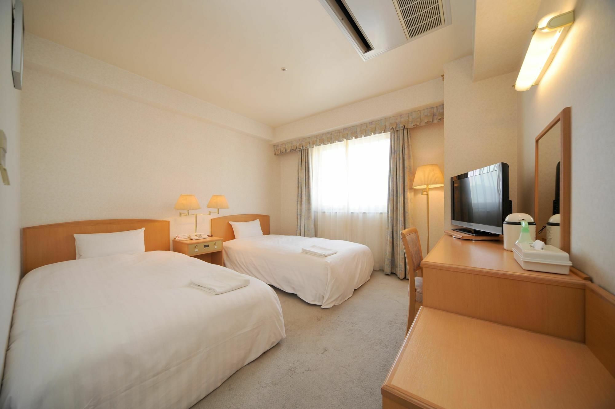 Bright Park Hotel Kōchi Buitenkant foto